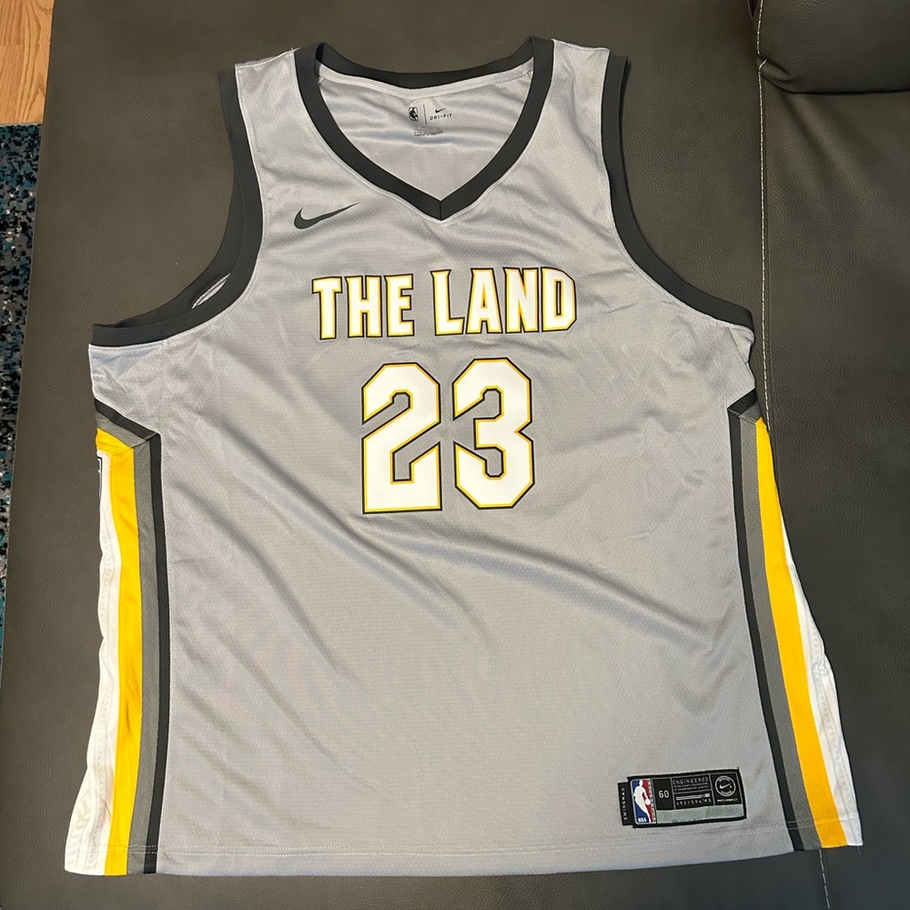 Like new “The Land” Lebron James jersey. 3xl